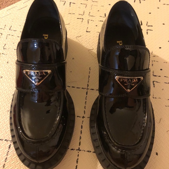 Prada Logo Platform Loafer - Picture 4 of 7